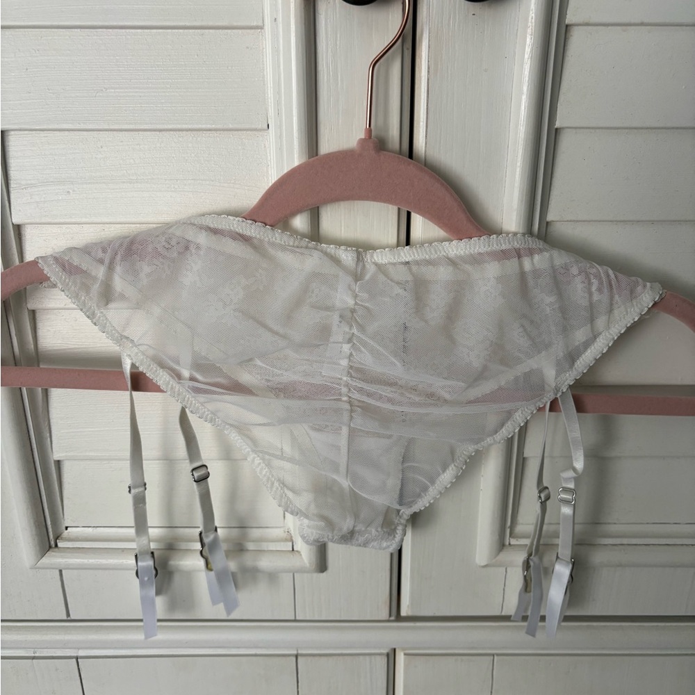 VS “I Do” bridal set 34D - Picture 7 of 8